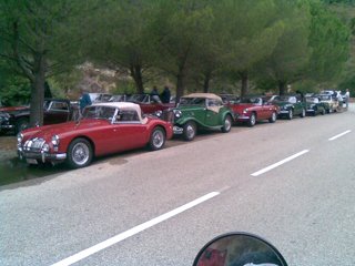 Klassische Autos auf der D81